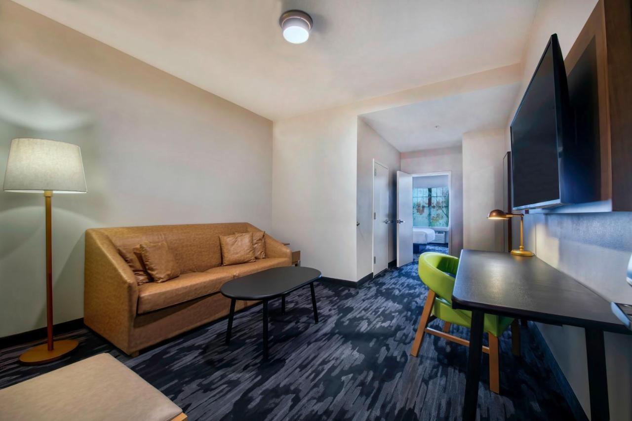 Hotel Fairfield & By Marriott